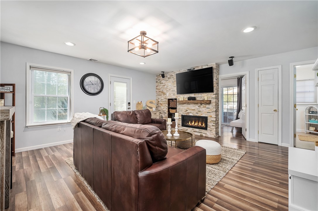 204 Shady Valley Road Coventry, RI 02816 - Photo 6 of 48
