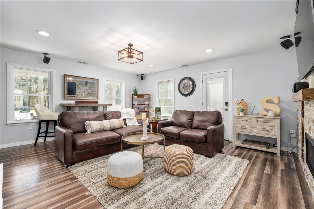 204 Shady Valley Road Coventry, RI 02816 - Photo 7 of 48