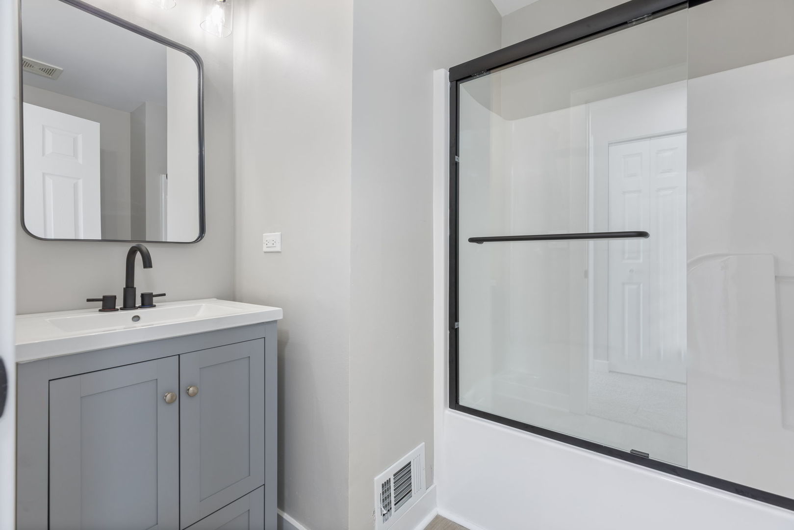 185 Azalea Circle Romeoville, IL 60446 - Photo 11 of 17 Gallery Image 11