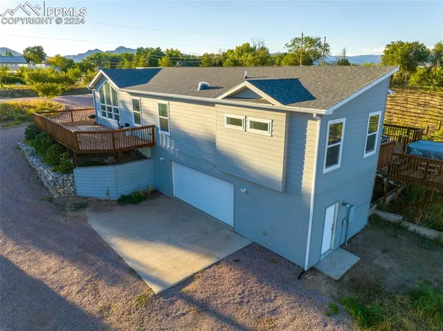 a view of a terrace with sky view