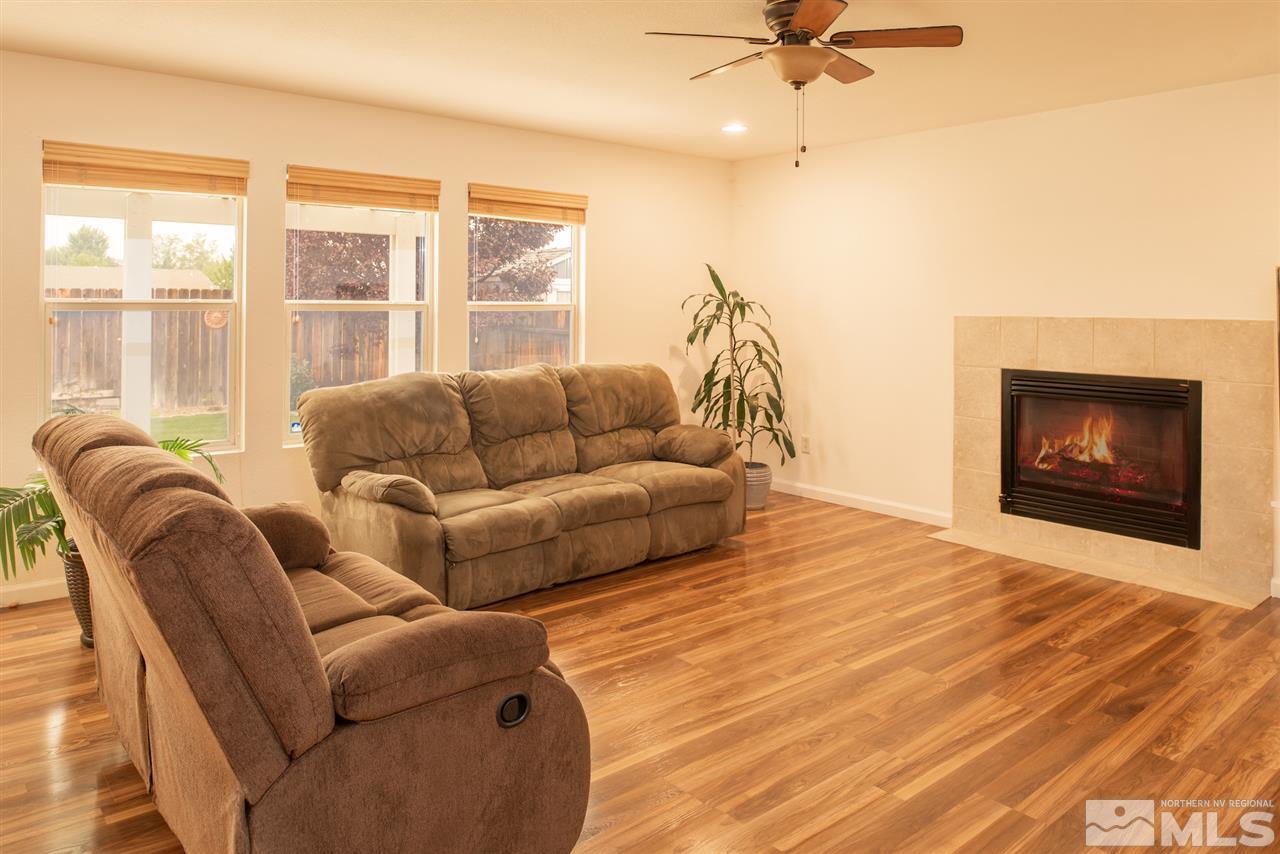 9571 Autumn Leaf Way Reno, NV 89506 - Photo 8 of 40 Photo 8