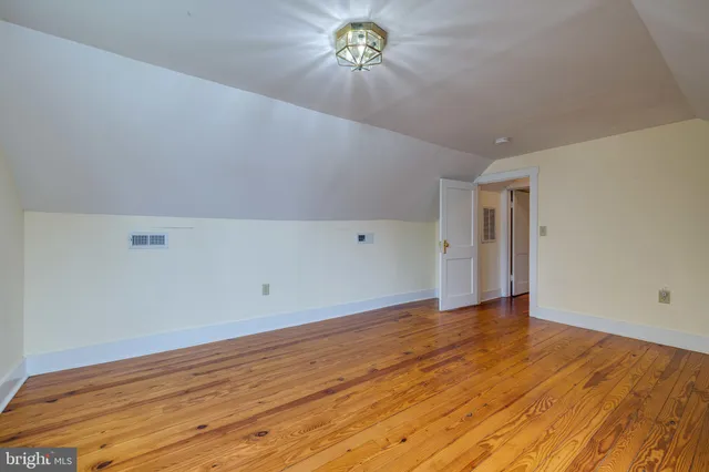 $279,900 | 220 Mechanic Street, Luray, VA 22835