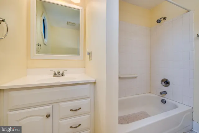 $279,900 | 220 Mechanic Street, Luray, VA 22835