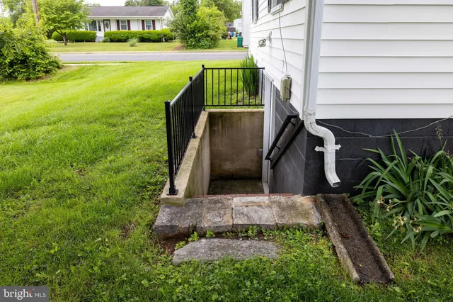 $279,900 | 220 Mechanic Street, Luray, VA 22835