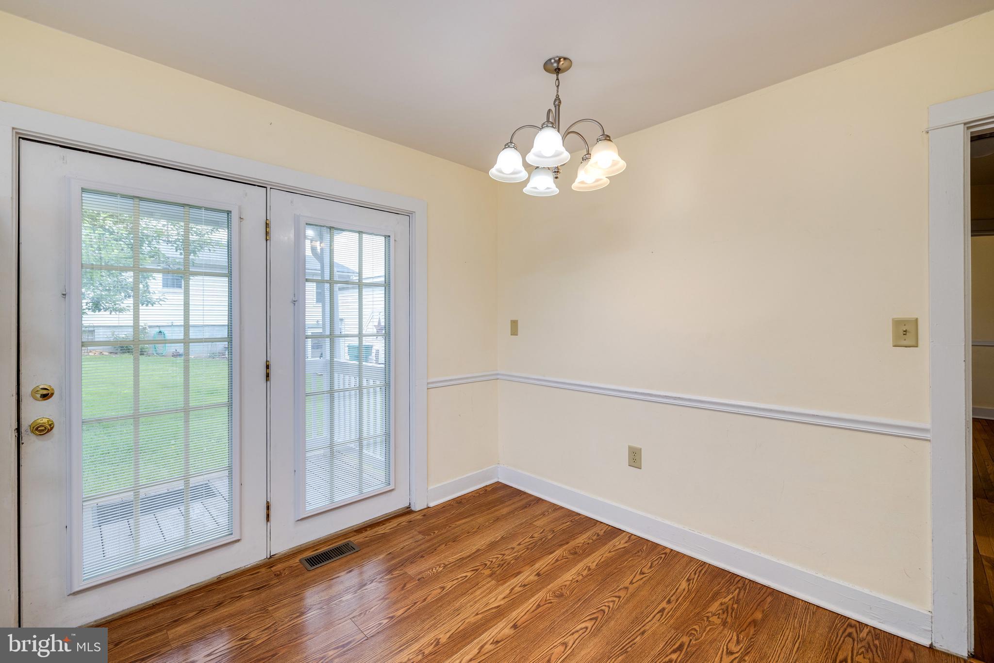 220 Mechanic Street Luray, VA 22835 - Photo 9 of 45 a view of an empty room with a window