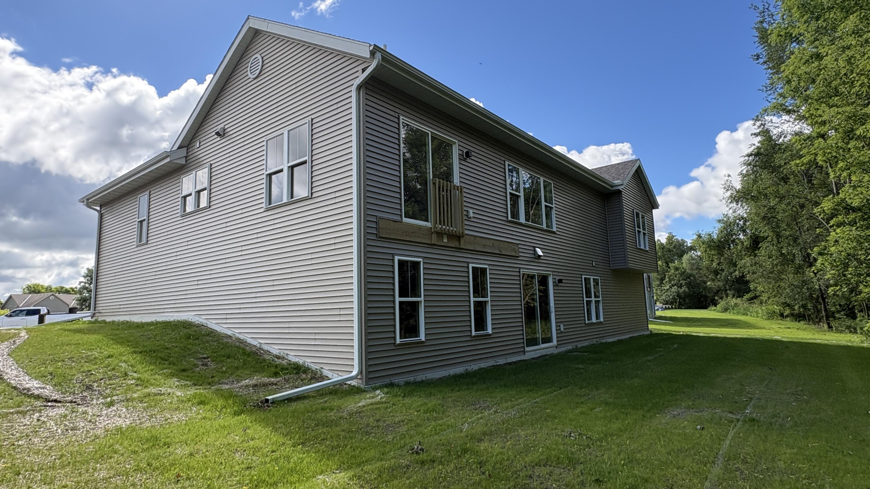 269 Cardinal Drive Sullivan, WI 53178 - Photo 6 of 41 Rear Elevation