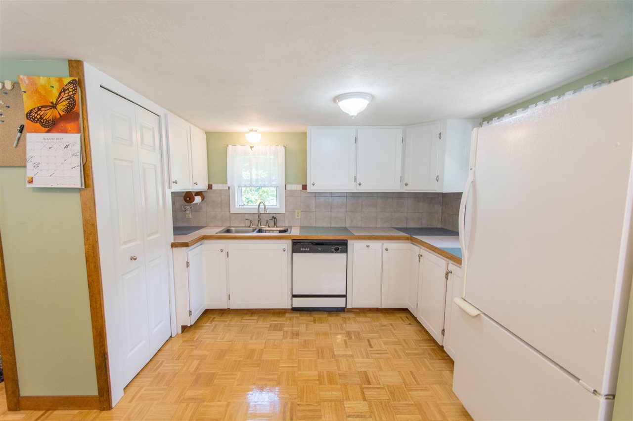 52 Castle Hill Road Windham, NH 03087 - Photo 4 of 40