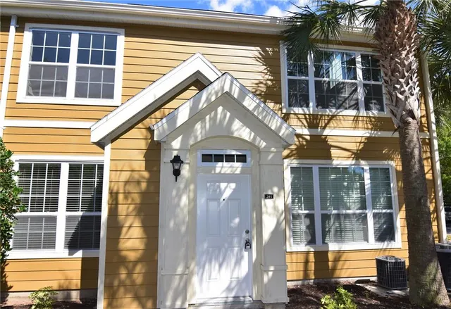 $1,875 | 5711 Soldier Circle, Unit 201, Sarasota, FL 34233