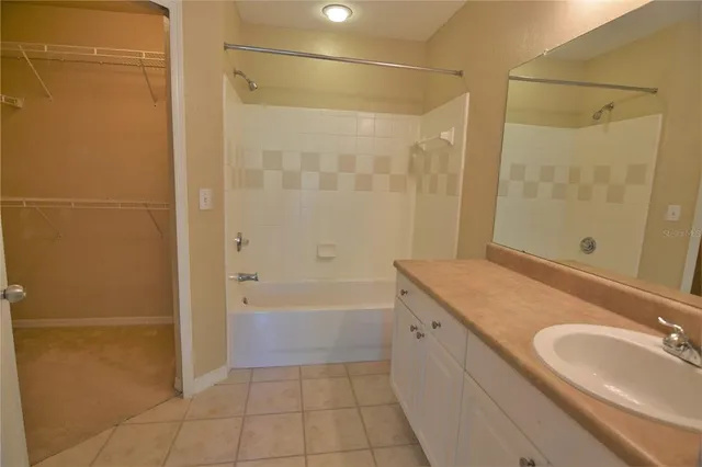 $1,875 | 5711 Soldier Circle, Unit 201, Sarasota, FL 34233