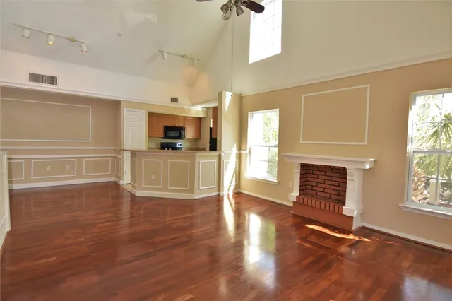 $1,875 | 5711 Soldier Circle, Unit 201, Sarasota, FL 34233