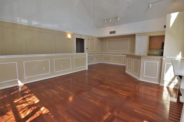 $1,875 | 5711 Soldier Circle, Unit 201, Sarasota, FL 34233