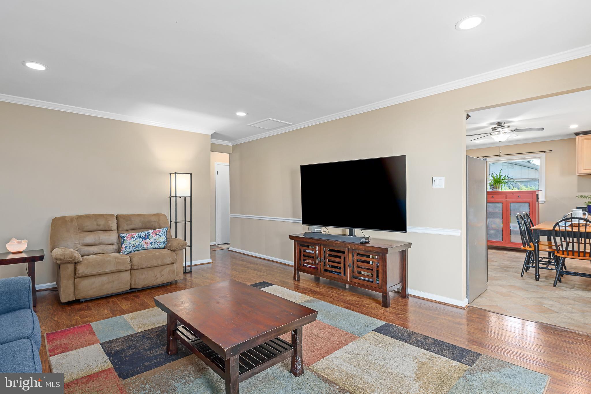 415 Patrick Lane Herndon, VA 20170 - Photo 15 of 34 Family room