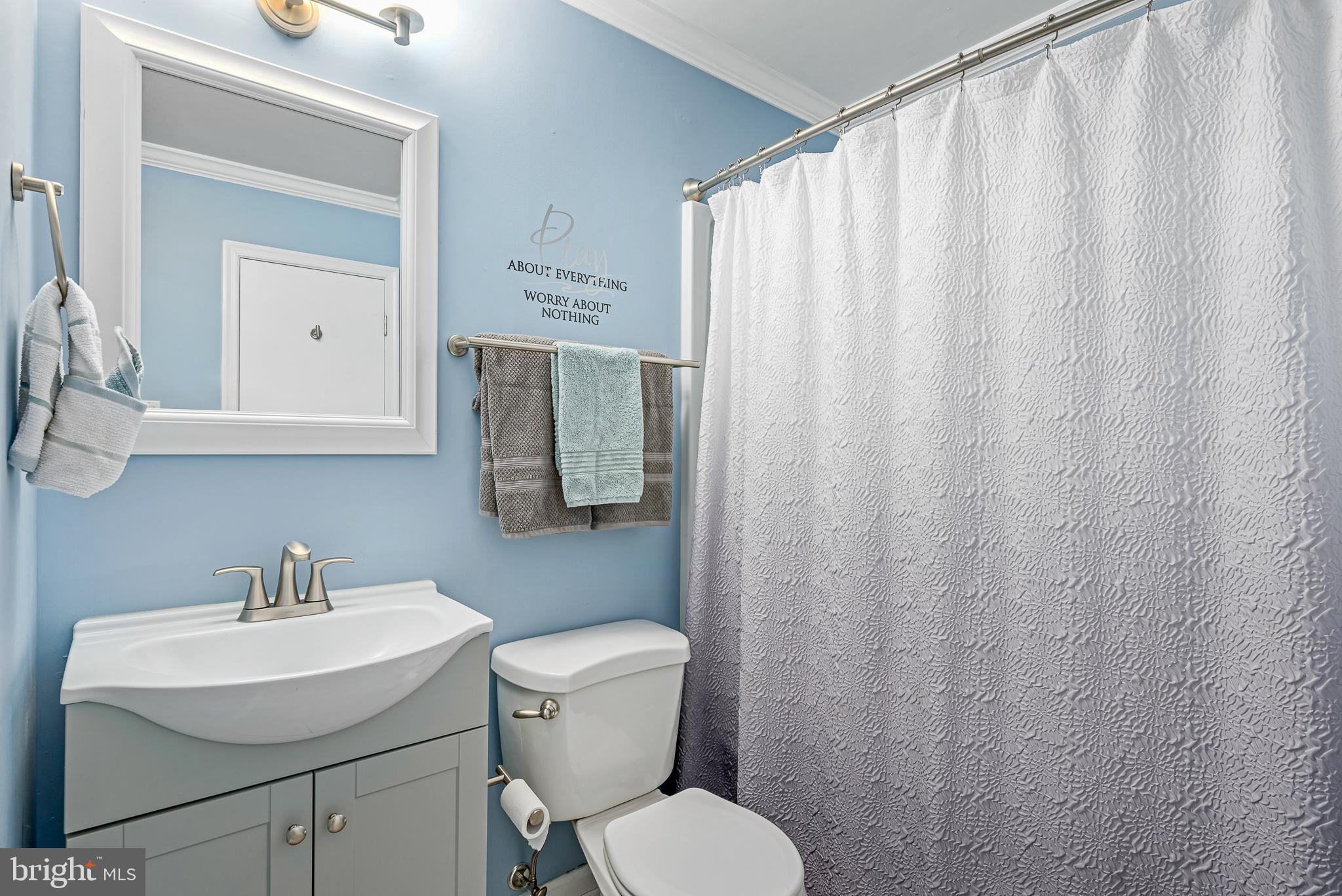 415 Patrick Lane Herndon, VA 20170 - Photo 25 of 34 Full bath #1