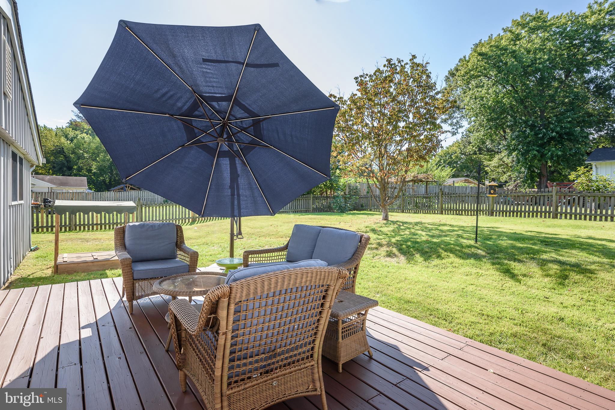 415 Patrick Lane Herndon, VA 20170 - Photo 10 of 34 Enjoy your morning coffee and sunshine