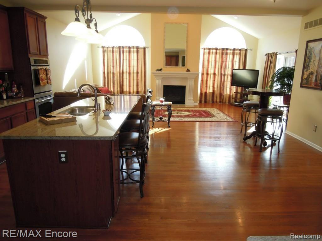 3822 Windingbrook Circle, Unit 8 Rochester Hills, MI 48309 - Photo 13 of 64