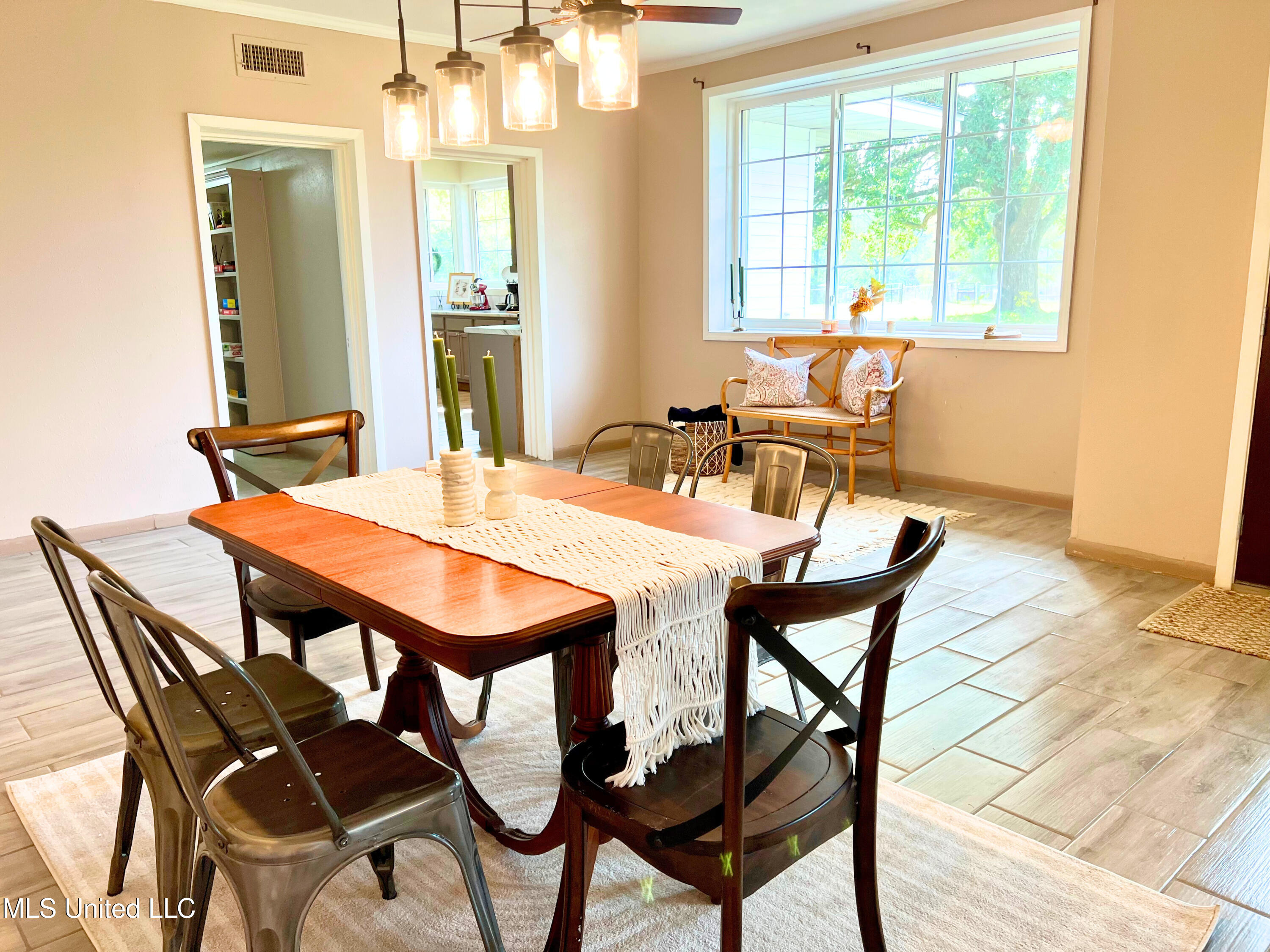 174 Victory Road Laurel, MS 39443 - Photo 11 of 34 Dining 2
