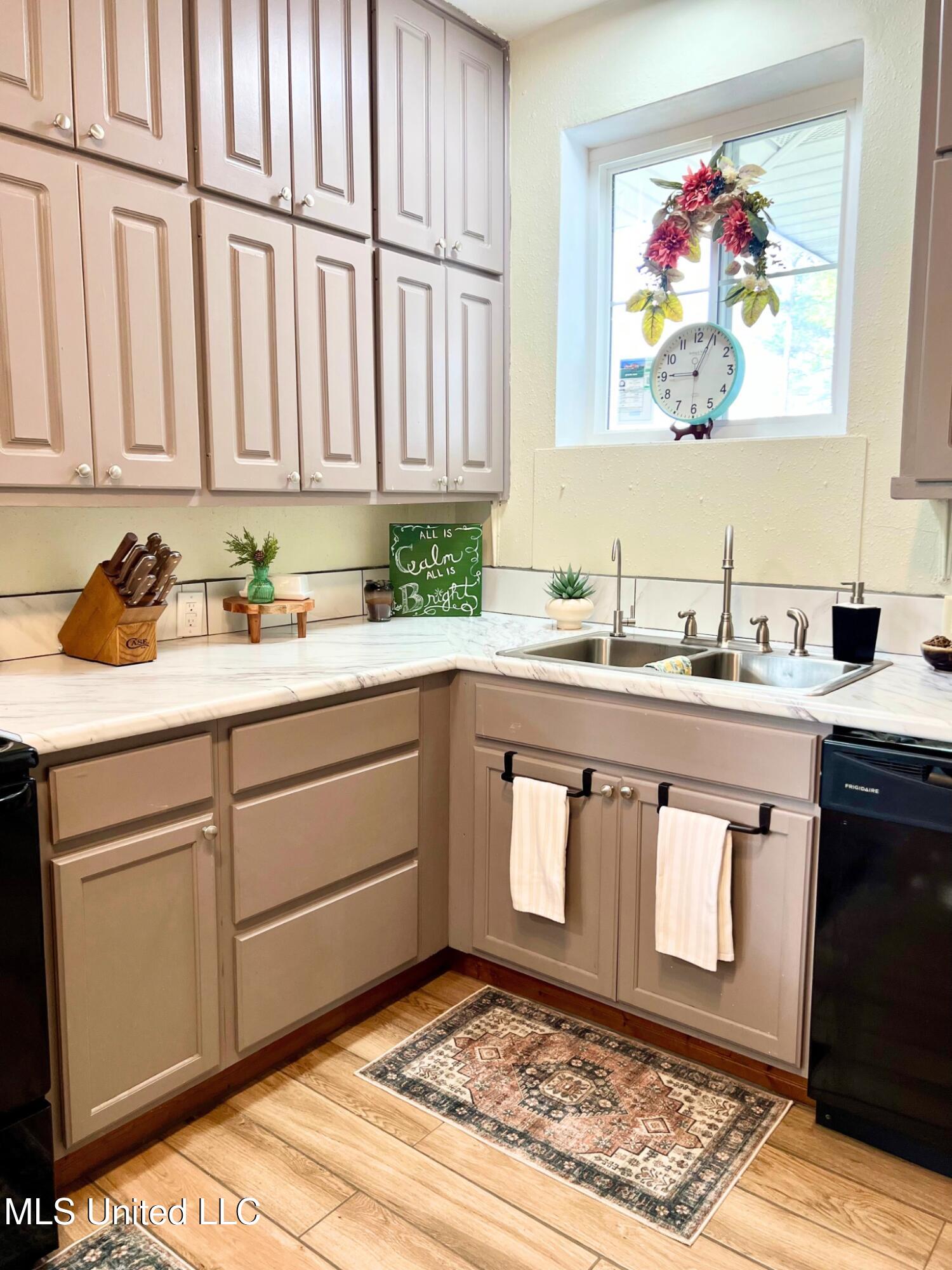 174 Victory Road Laurel, MS 39443 - Photo 13 of 34 Kitchen 2