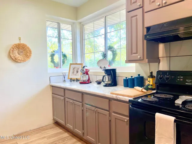 $219,900 | 174 Victory Road, Laurel, MS 39443