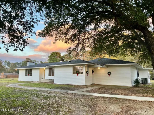 $219,900 | 174 Victory Road, Laurel, MS 39443