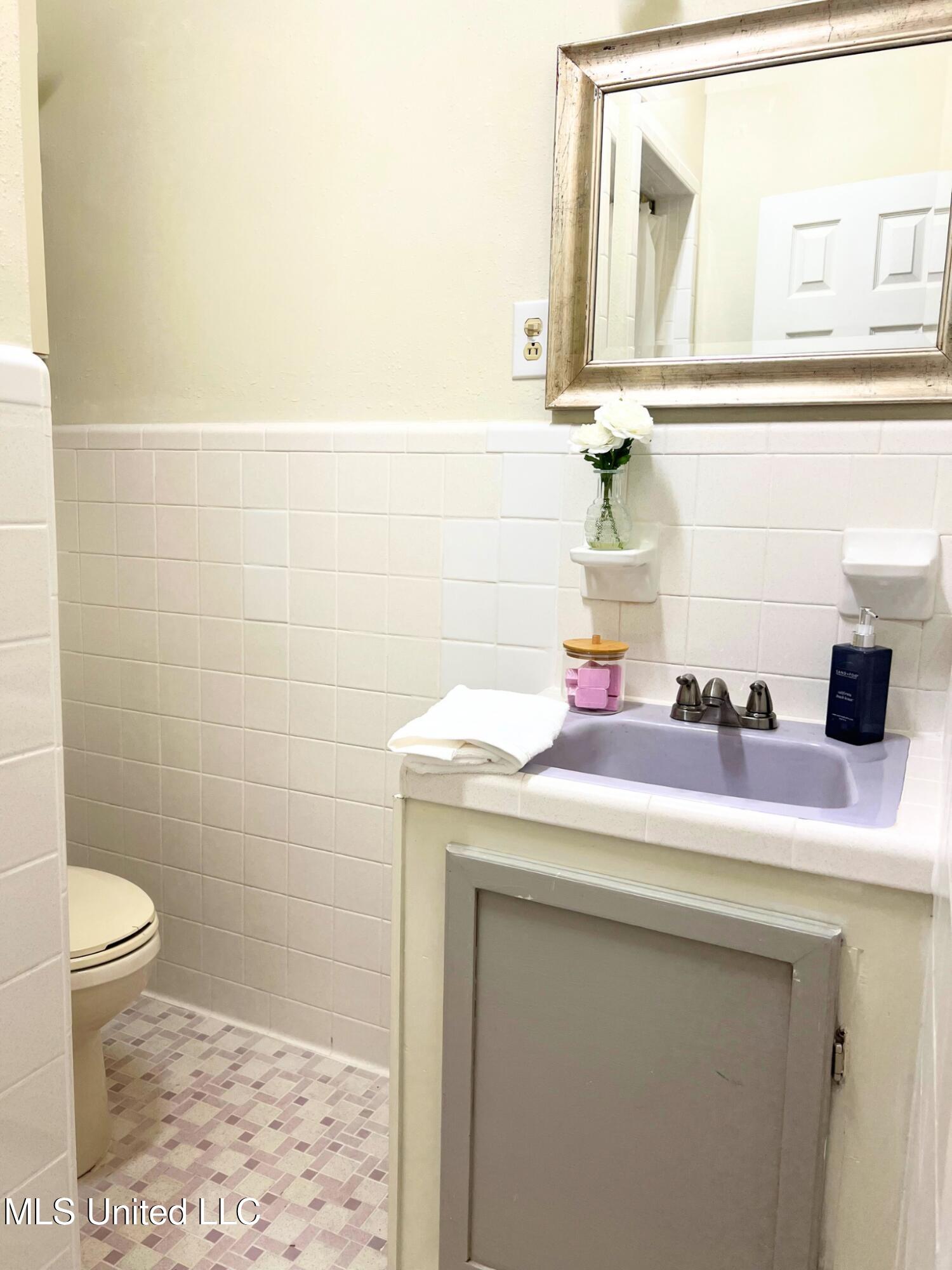 174 Victory Road Laurel, MS 39443 - Photo 31 of 34 Bathroom 3