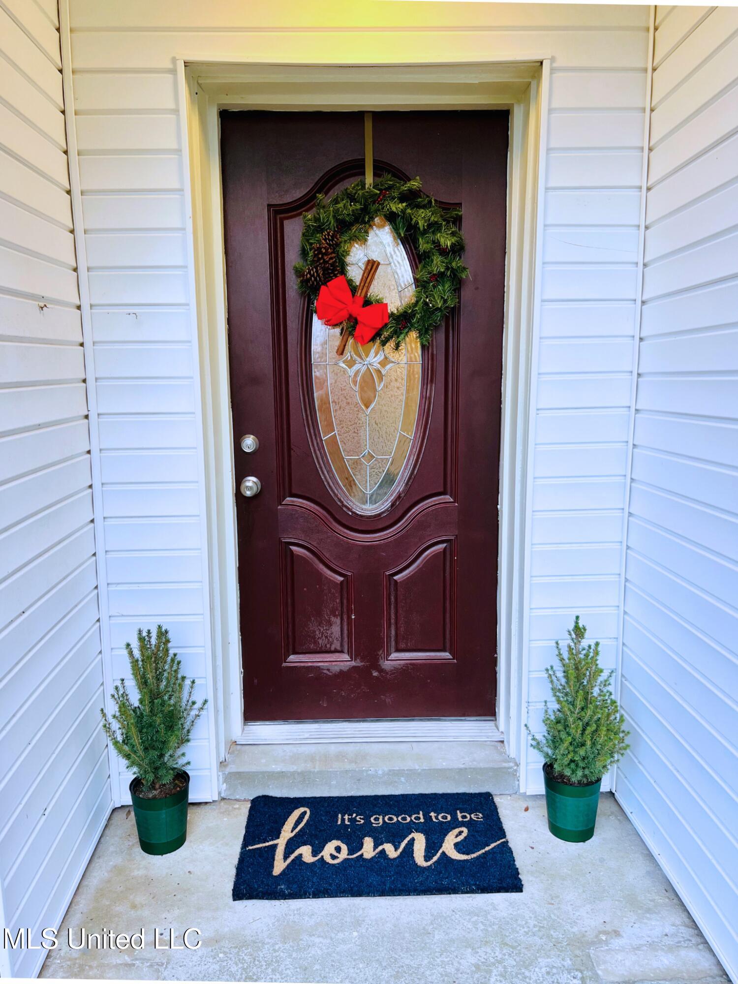 174 Victory Road Laurel, MS 39443 - Photo 5 of 34 174 Front Door