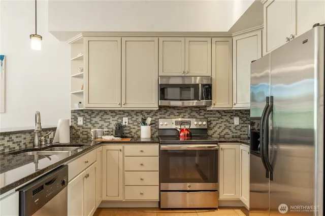 $474,000 | 7714 Birch Bay Drive, Unit 411, Blaine, WA 98230