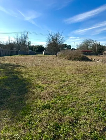 $69,995 | 702 Market Street, Hempstead, TX 77445