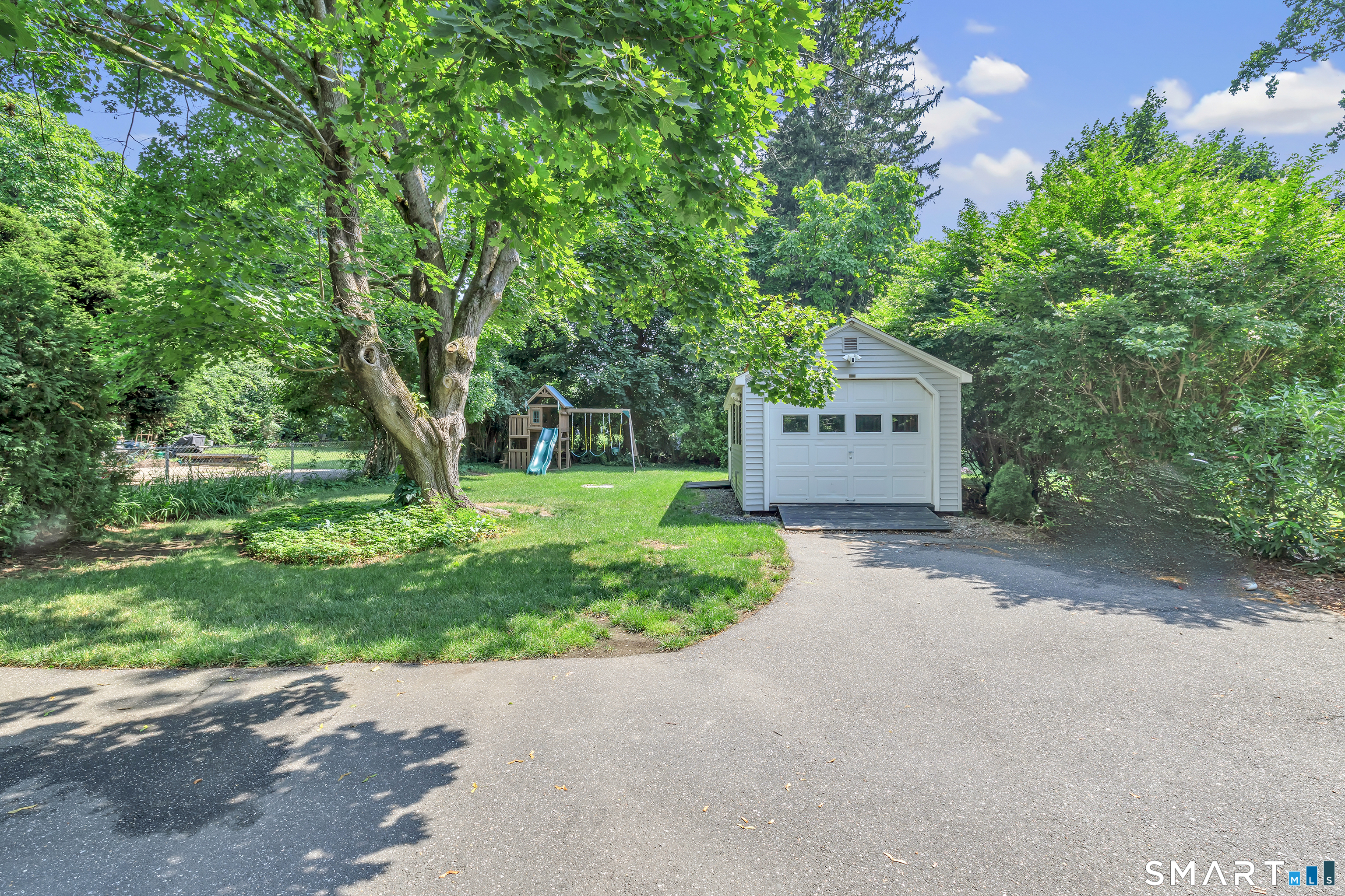 2082 Stratfield Road Fairfield, CT 06825 - Photo 2 of 38 Beautiful backyard for family entertainment