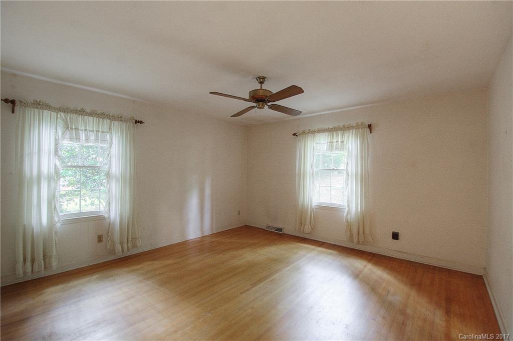 4108 Crossgate Road Charlotte, NC 28226 - Photo 14 of 24 Gallery Image 14