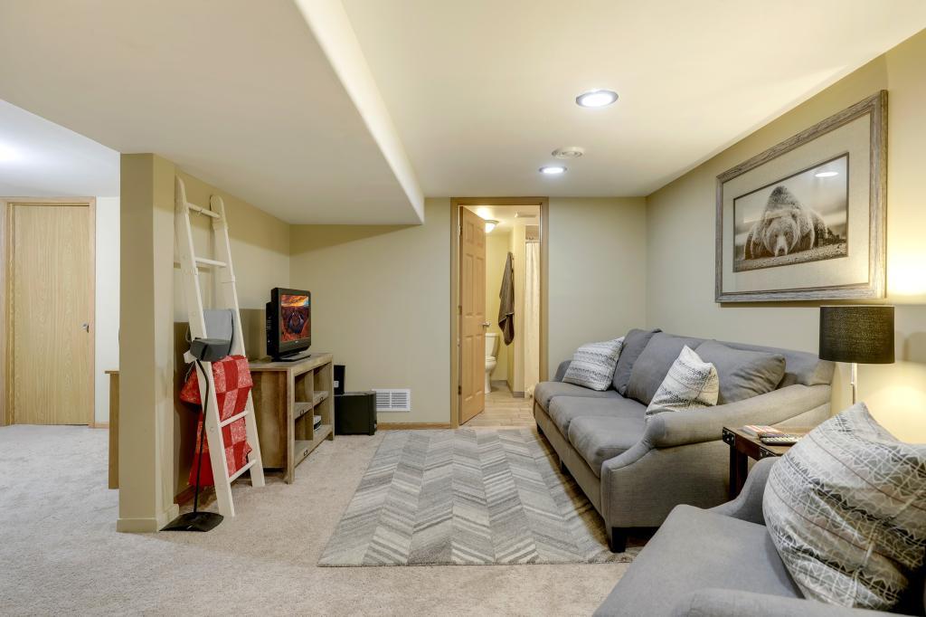 112 Keith Road Circle Pines, MN 55014 - Photo 15 of 31 Gallery Image 15