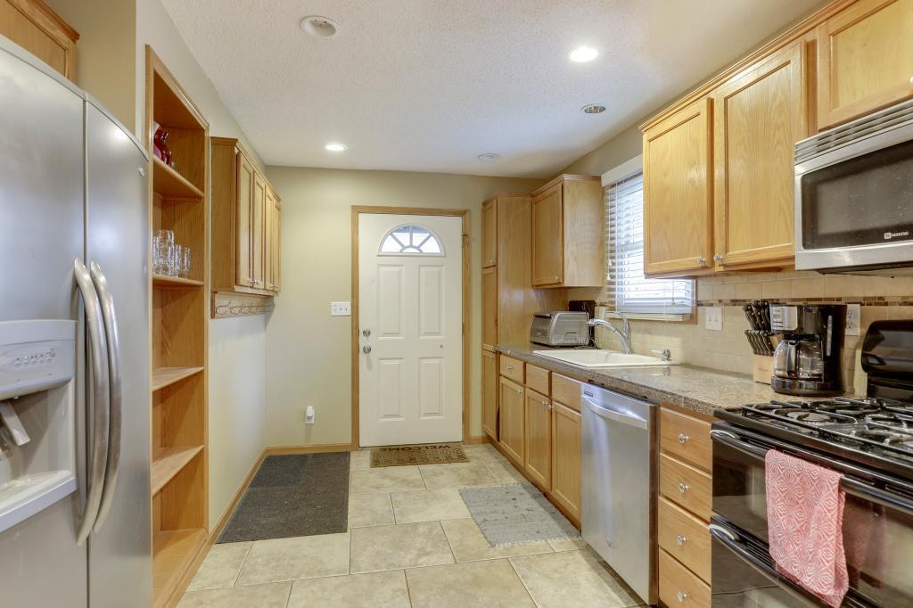 112 Keith Road Circle Pines, MN 55014 - Photo 8 of 31 Gallery Image 8