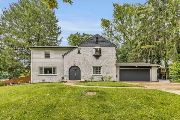 $5,350 | 607 Castle Boulevard, Akron, OH 44313