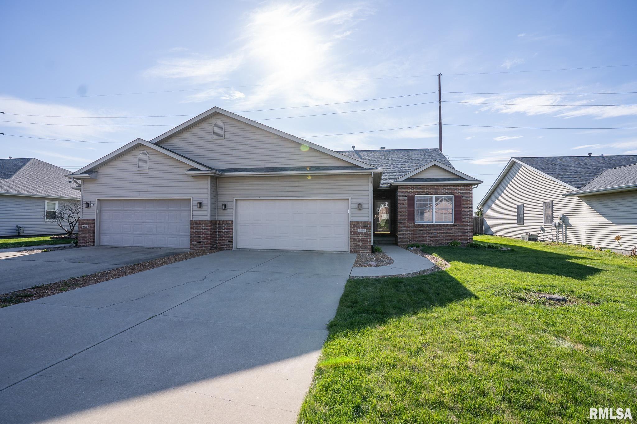 2909 Cronin Drive Springfield, IL 62711 - Photo 3 of 19