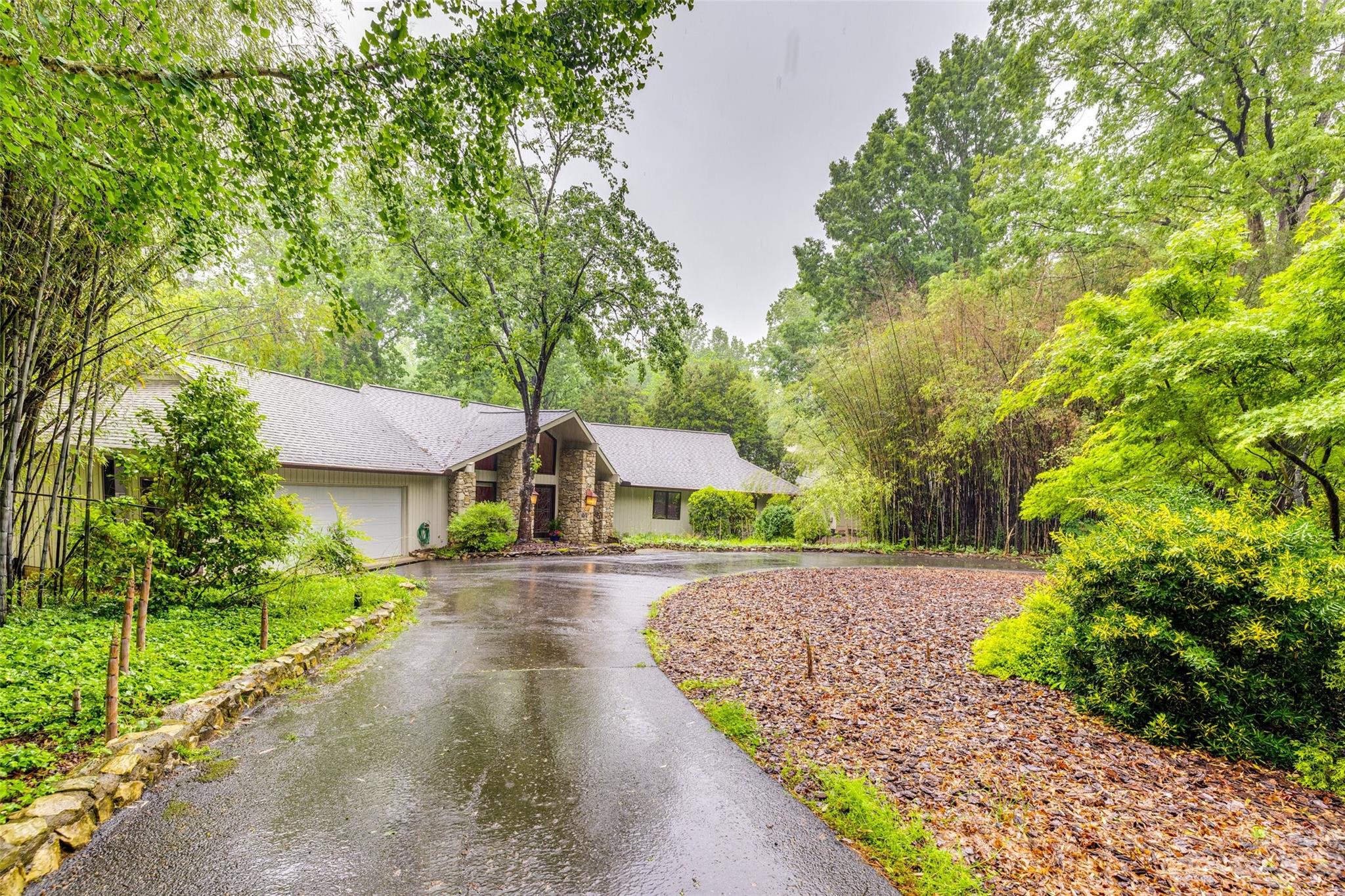 16 Sunrise Point Road Lake Wylie, SC 29710 - Photo 3 of 42 Gallery Image 3