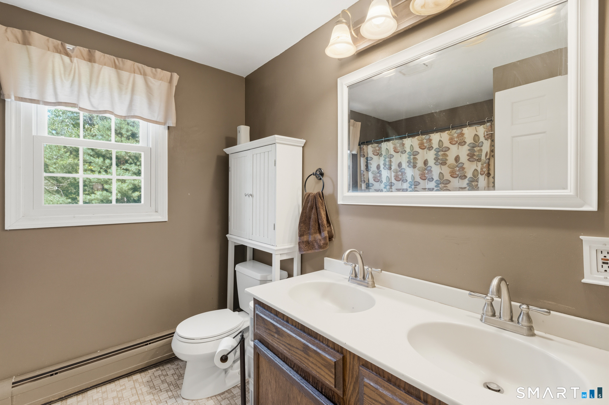 169 Tom Swamp Road Hamden, CT 06518 - Photo 23 of 40