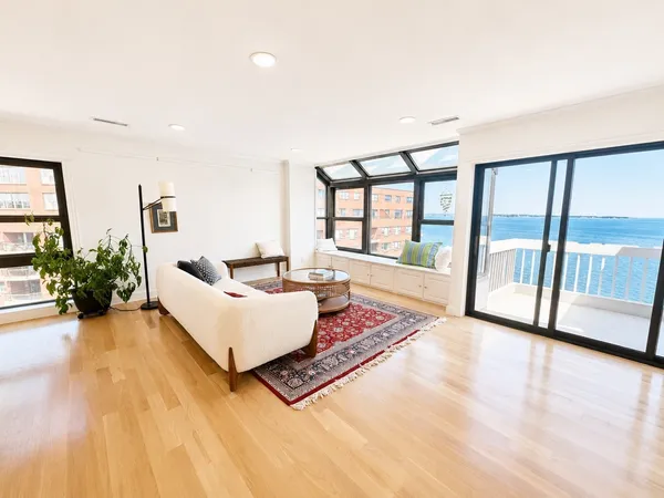 $699,999 | 1 Seal Harbor Road, Unit 916, Winthrop, MA 02152