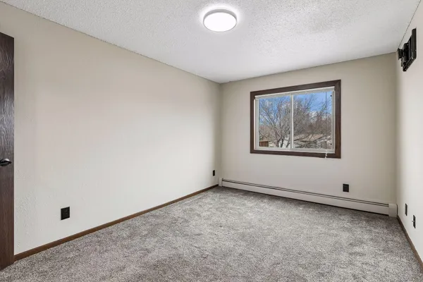 $154,000 | 14620 Garrett Avenue, Unit 304, Apple Valley, MN 55124