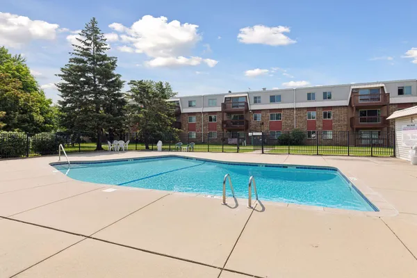 $154,000 | 14620 Garrett Avenue, Unit 304, Apple Valley, MN 55124