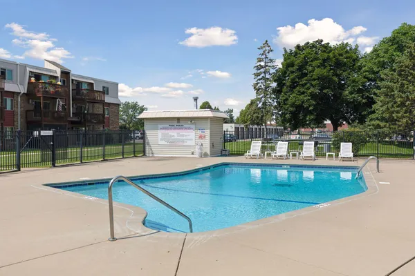 $154,000 | 14620 Garrett Avenue, Unit 304, Apple Valley, MN 55124