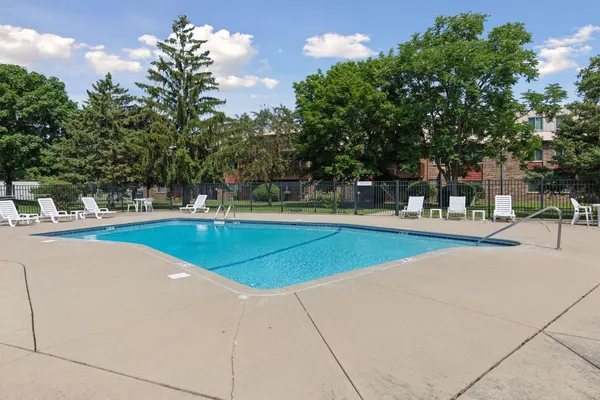 $154,000 | 14620 Garrett Avenue, Unit 304, Apple Valley, MN 55124