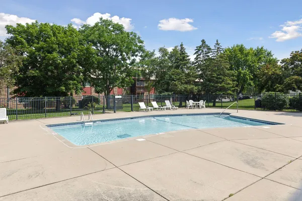 $154,000 | 14620 Garrett Avenue, Unit 304, Apple Valley, MN 55124