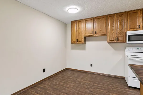 $154,000 | 14620 Garrett Avenue, Unit 304, Apple Valley, MN 55124