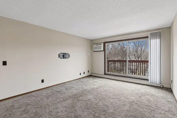 $154,000 | 14620 Garrett Avenue, Unit 304, Apple Valley, MN 55124