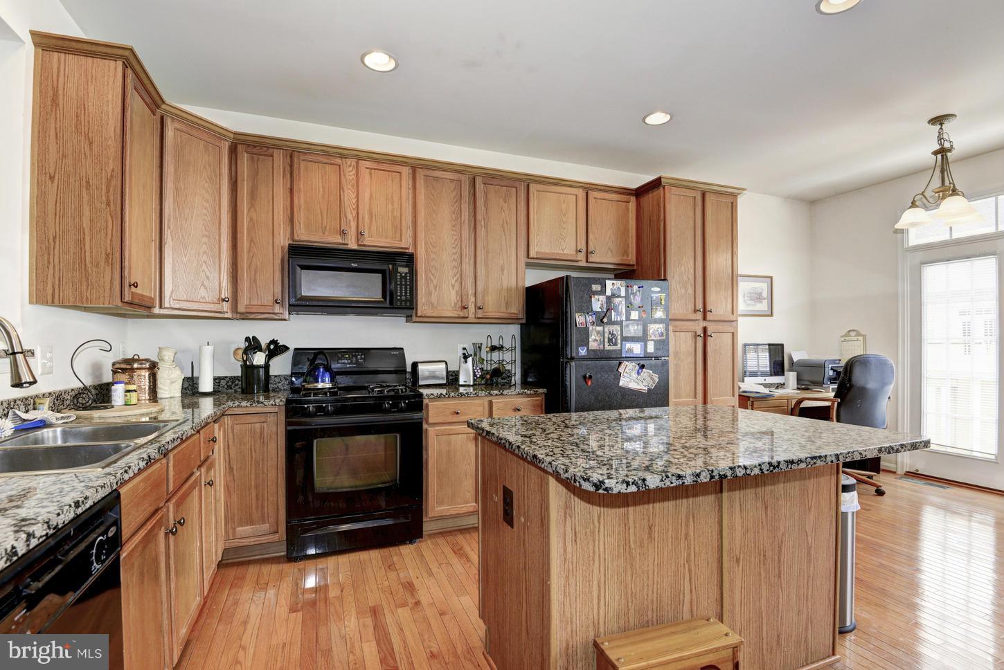4929 Chaste Tree Place Woodbridge, VA 22192 - Photo 16 of 29 Kitchen