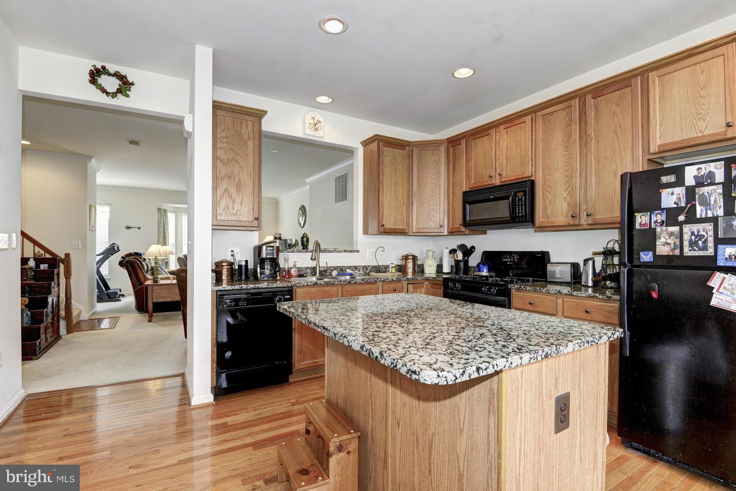 4929 Chaste Tree Place Woodbridge, VA 22192 - Photo 18 of 29 Kitchen