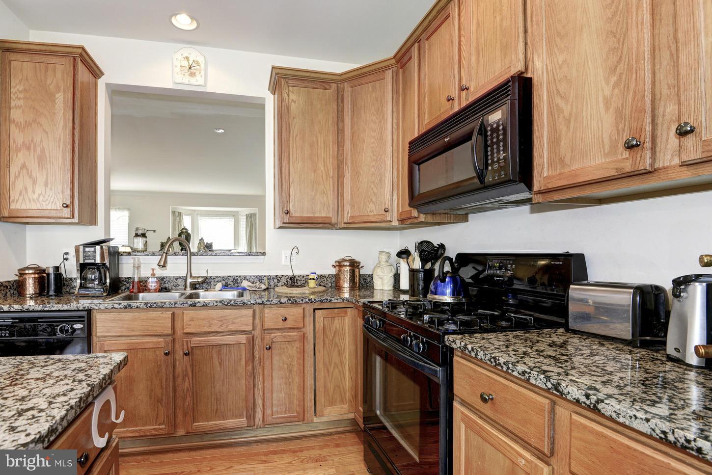 4929 Chaste Tree Place Woodbridge, VA 22192 - Photo 19 of 29 Kitchen