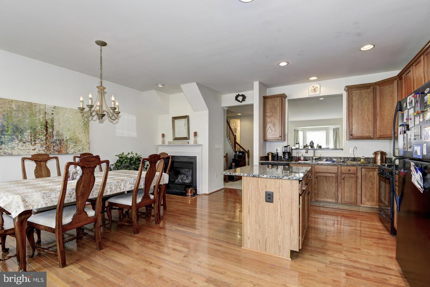 4929 Chaste Tree Place Woodbridge, VA 22192 - Photo 20 of 29 Eat in kitchen