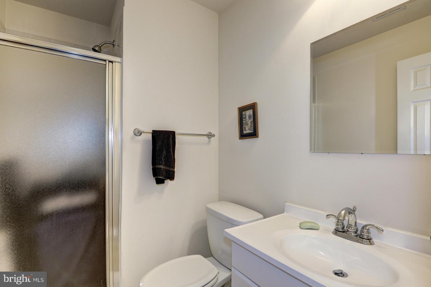 4929 Chaste Tree Place Woodbridge, VA 22192 - Photo 9 of 29 Full bath entry level