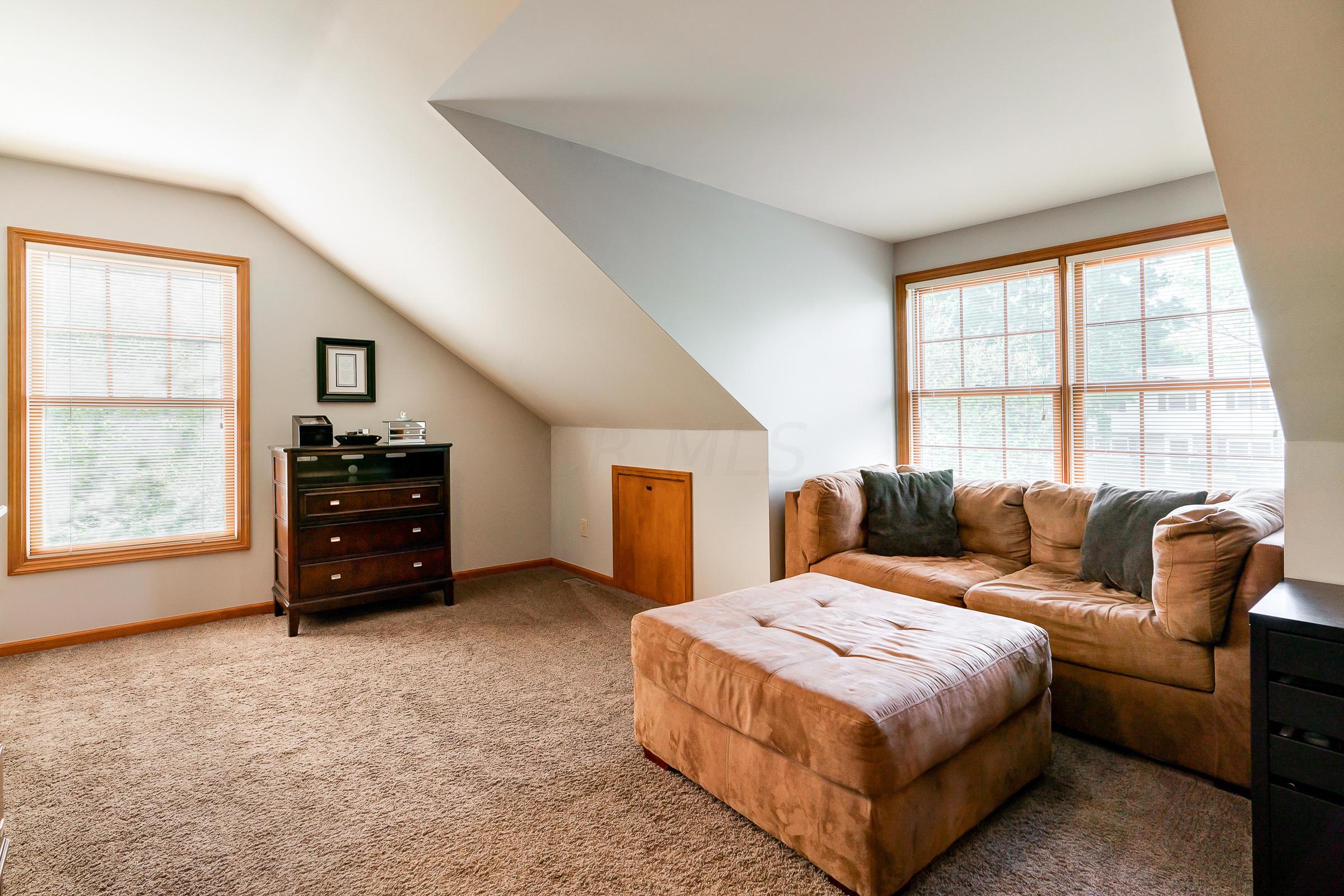 1288 Windham Road Columbus, OH 43220 - Photo 34 of 44