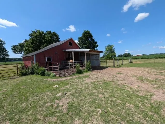 $235,000 | 10921 East State Road, Nashville, MI 49073